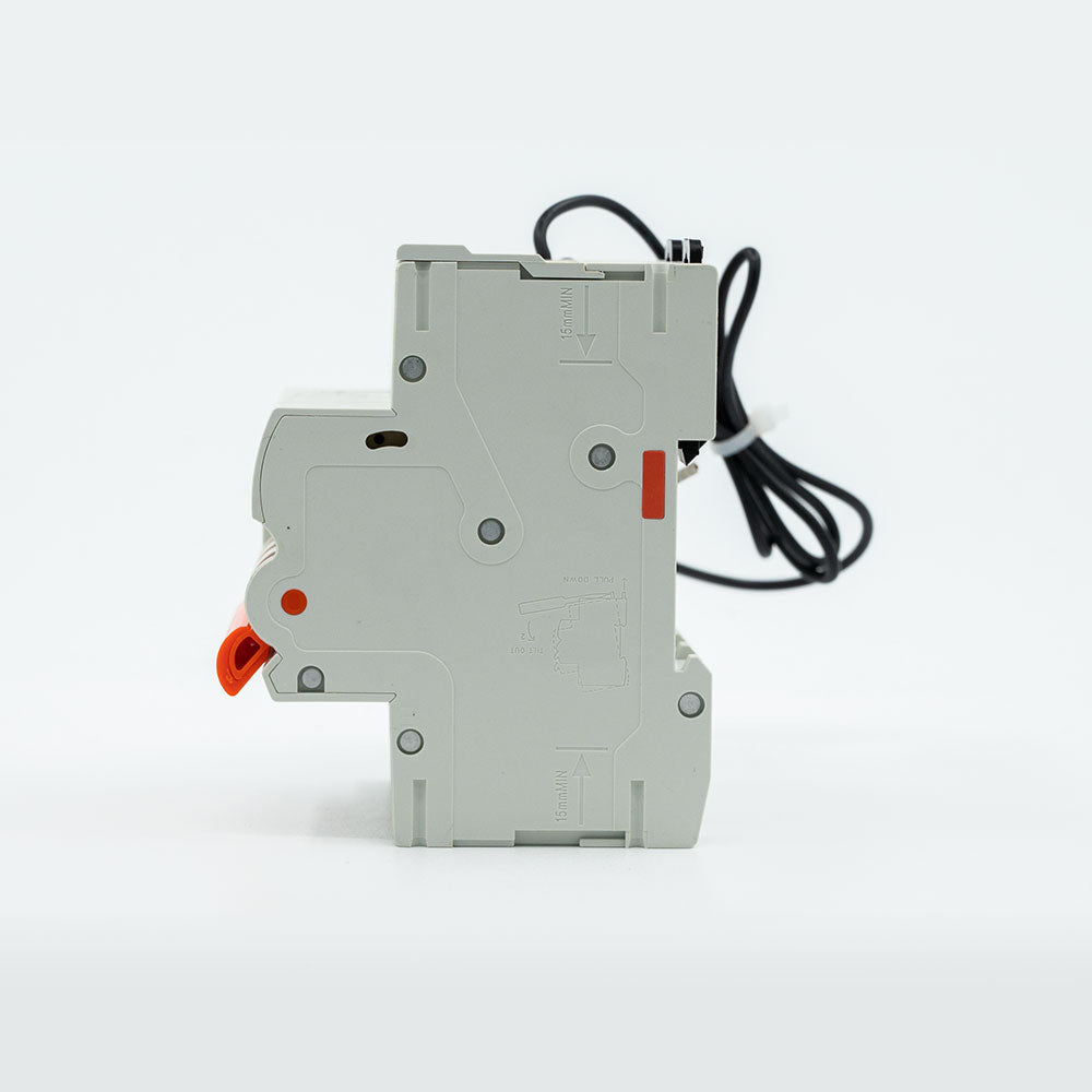 Shelly Leistungsschutzschalter Pro 3CB C10 – 160–230 V, 10 A, 3-phasig, DIN-Schiene – Hellgrau