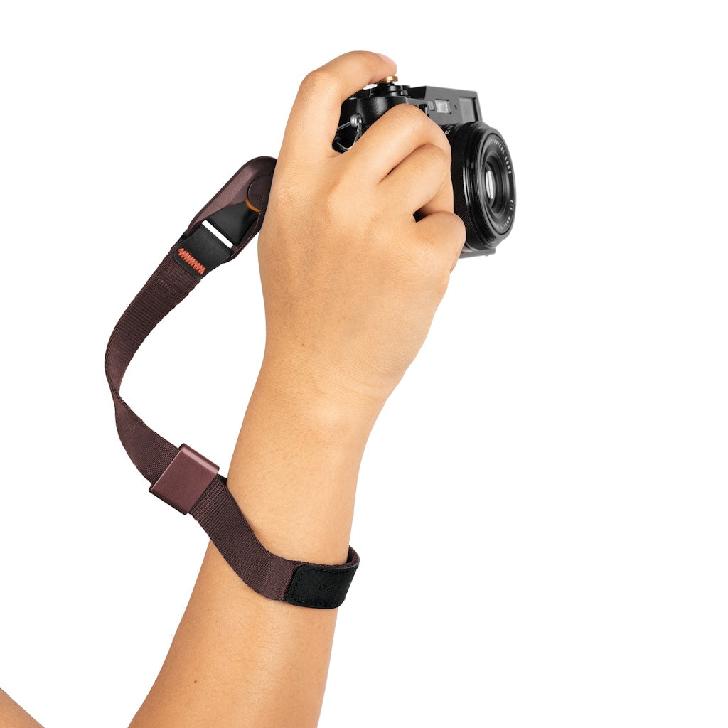Peak Design Cuff Handriemen – 20–29 cm, 51 mm, veganes Leder – für Digitalkamera – Blau