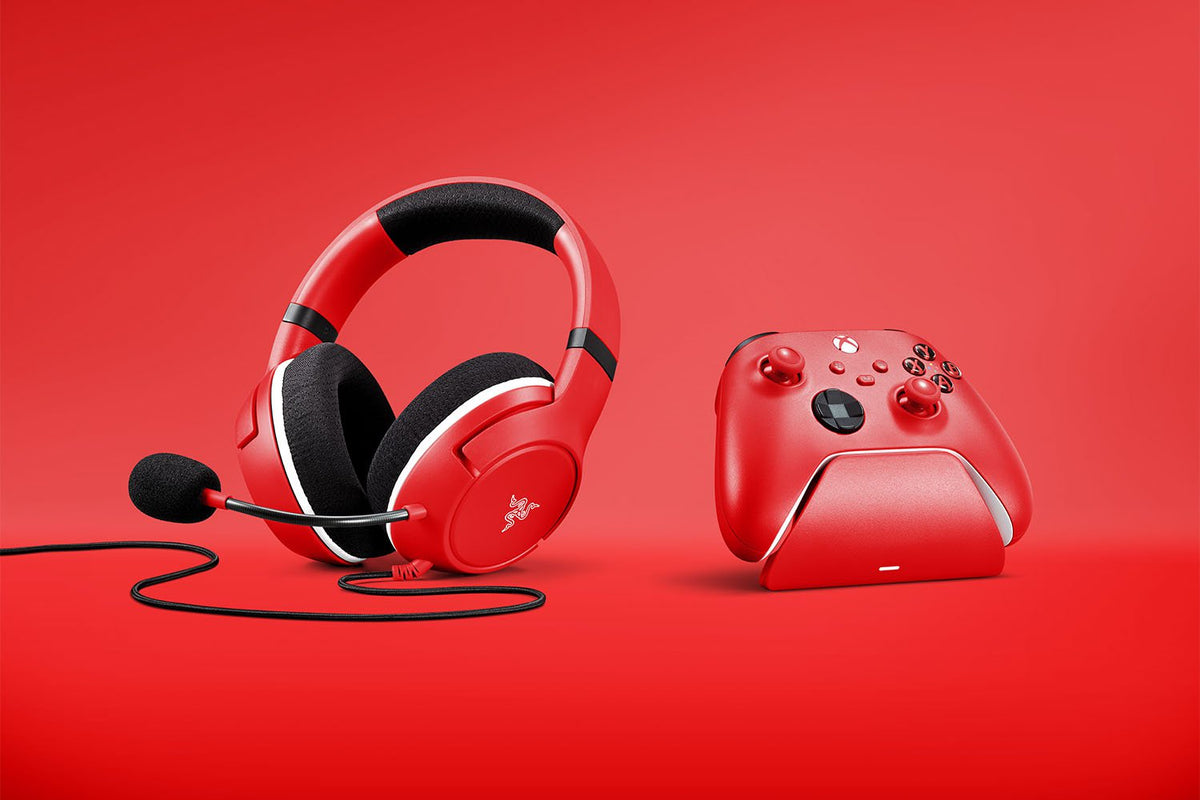 Razer Kaira X Gaming-Headset – Over-Ear, Stereo, Kabelgebunden, 3,5 mm Klinke, mit Ladestation, Rot