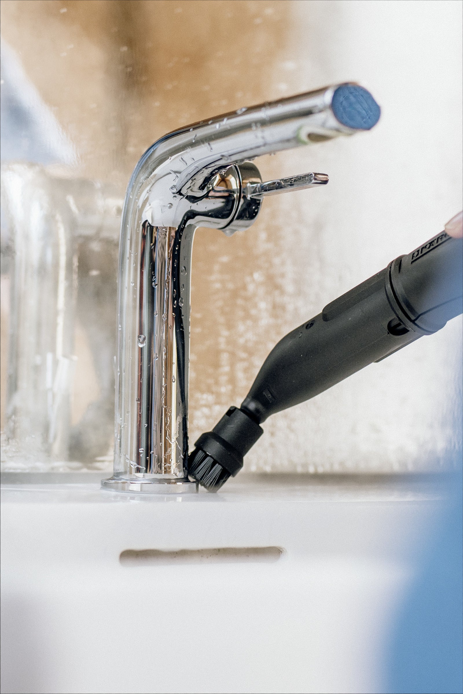 Kärcher Zylinder-Dampfreiniger SC 4 EasyFix – 0,8 l – weiss – 25,1 × 38,0 × 27,3 cm