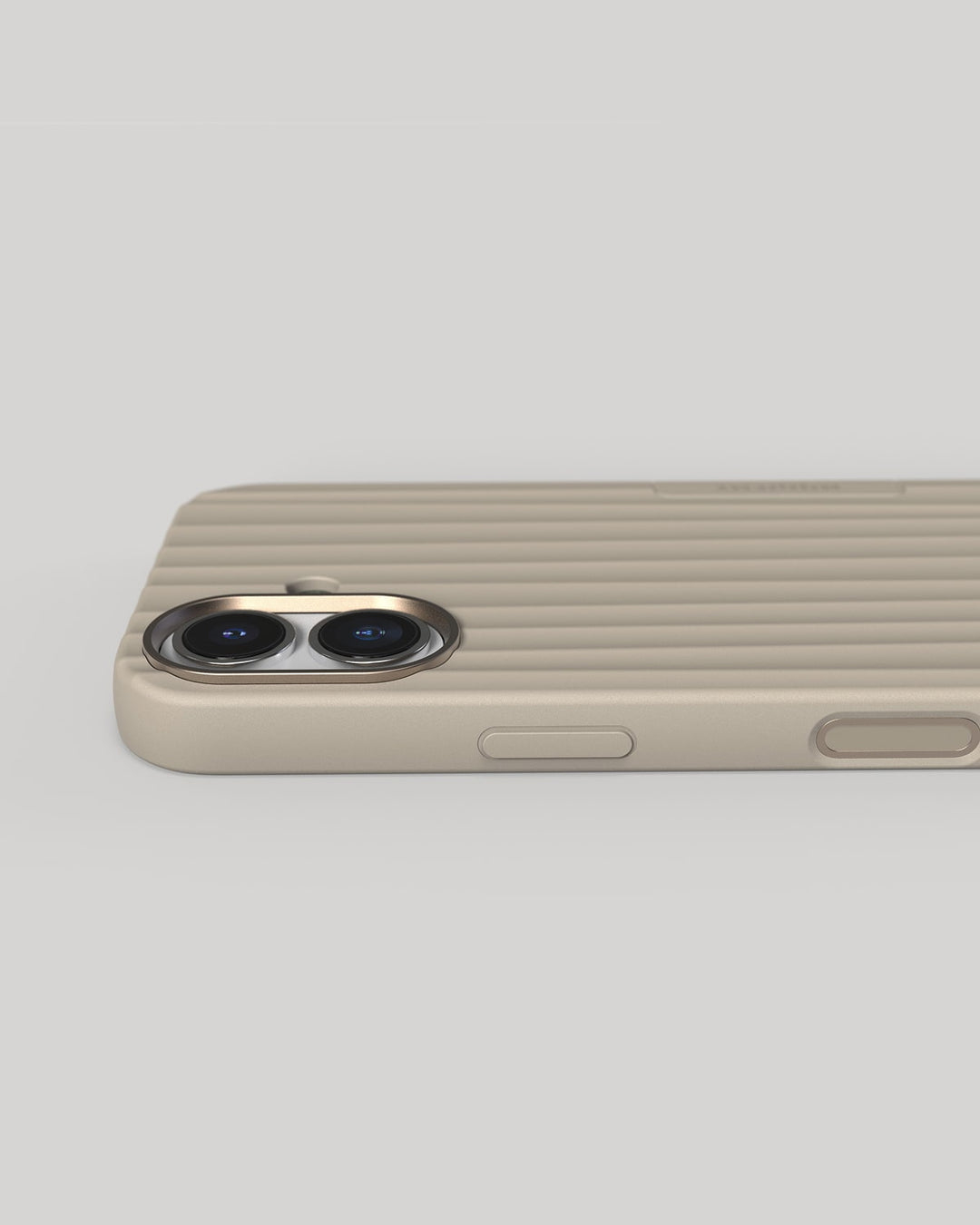 Nudient – Backcover Bold – für Apple iPhone 17 – beige – MagSafe-kompatibel