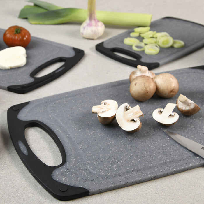 Kesper Schneidebretter 3er-Set 24,5 × 41 × 2,7 cm, Kunststoff, mit Saftrille, Grau/Schwarz