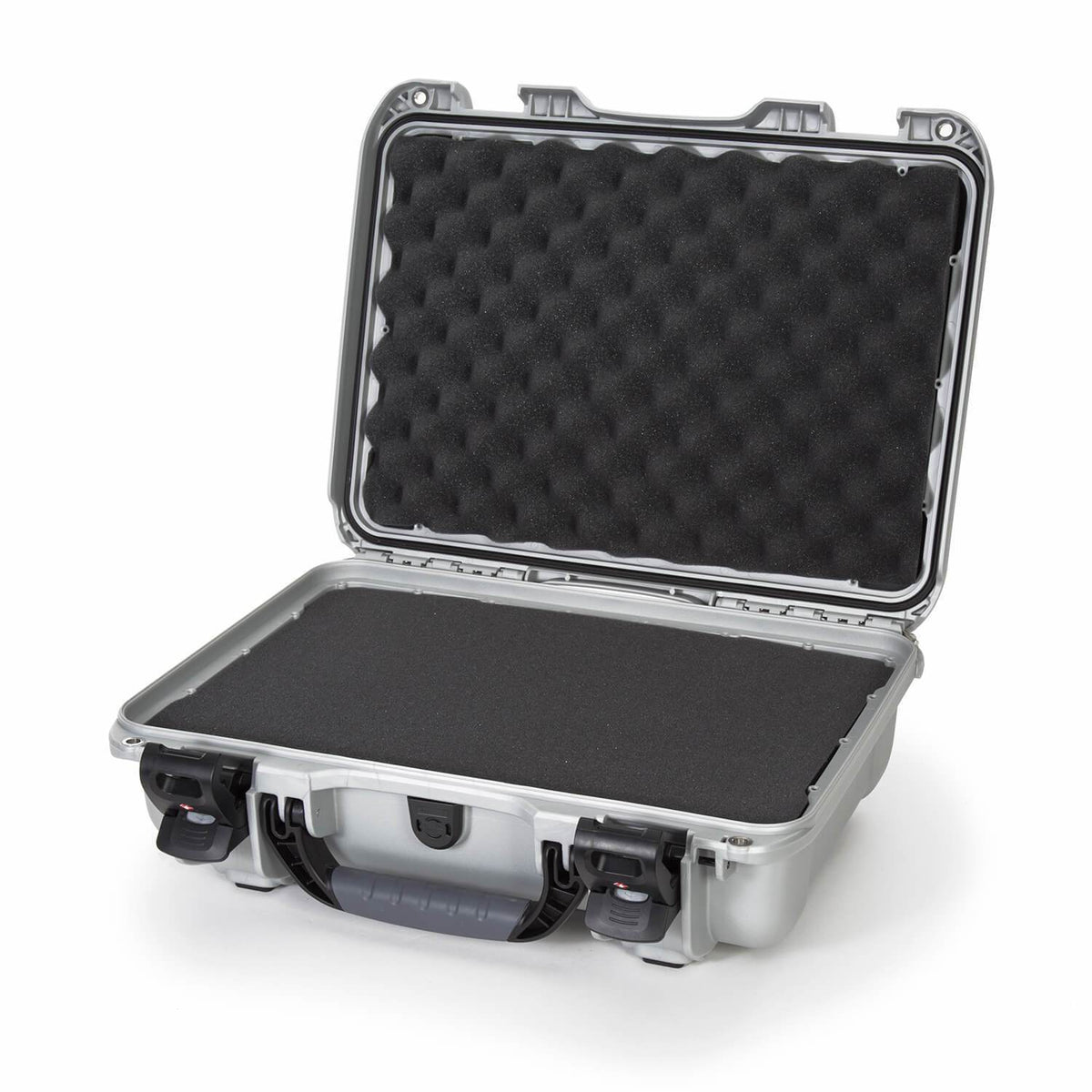 Nanuk Schutzkoffer – 16,6 l, Hartschale, Silber, 36,6 × 16,1 × 47,2 cm