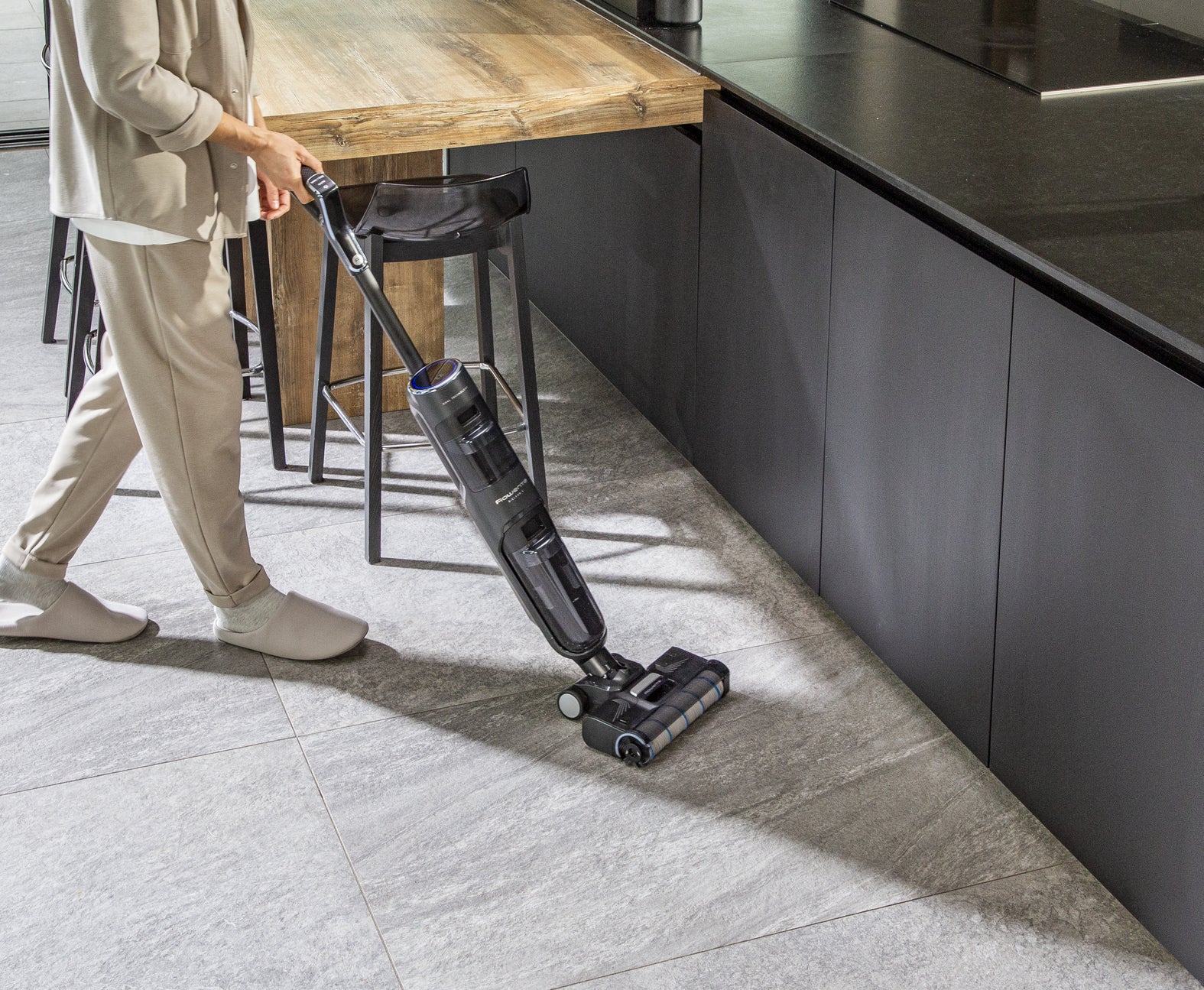 Rowenta Stabstaubsauger X-Clean 4 – 200 W, Akkubetrieb, 3 Stufen, 30,5 × 31,5 × 114,7 cm
