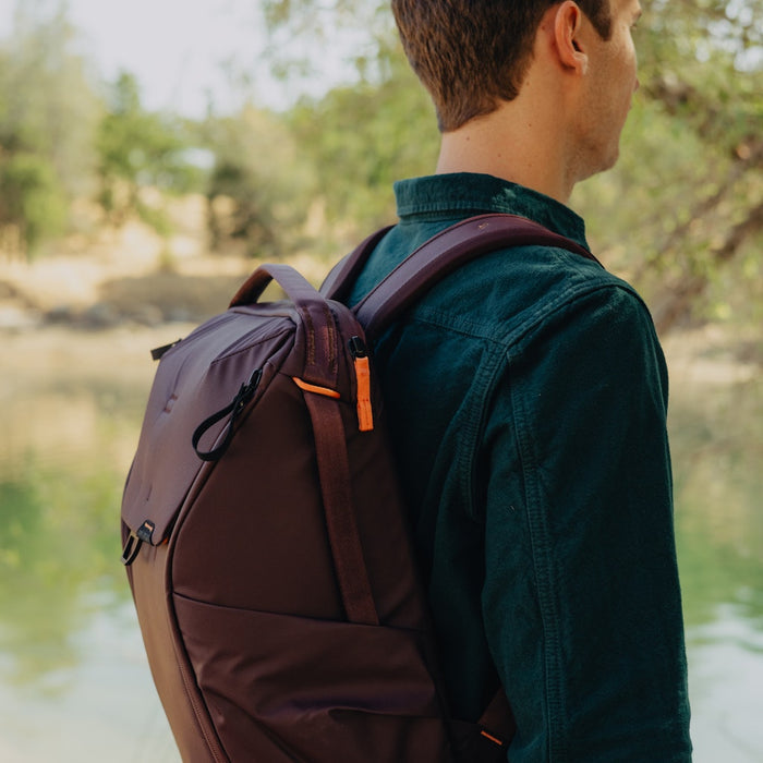 Peak Design Everyday Rucksack Kamerarucksack – Nylon – Burgund – 20 l – für Notebooks bis 15", Tablets bis 12"