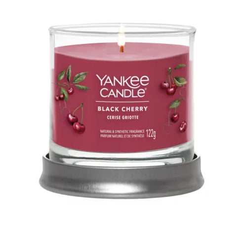 Yankee Candle Black Cherry – Duftkerze, Small Jar, 30 h