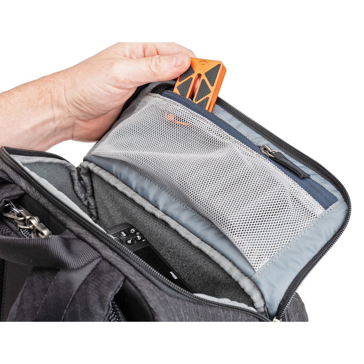 Think Tank BackStory 15 Kamerarucksack – Schwarz – für 16" Notebook, 4 Objektive