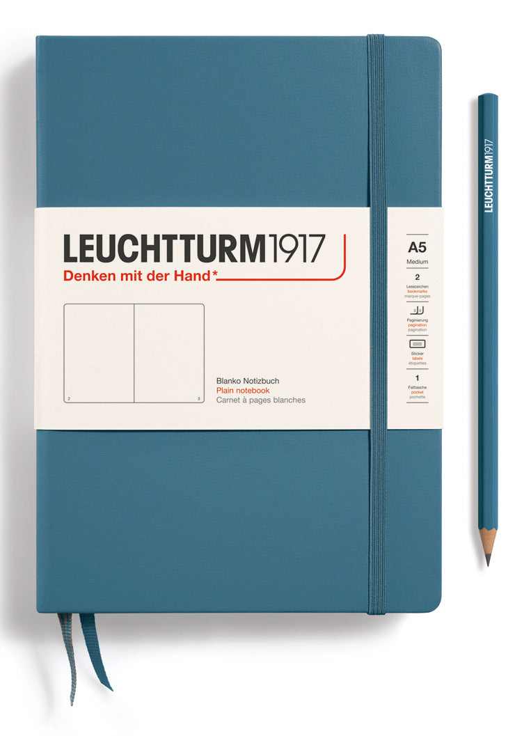 Leuchtturm Notizbuch – A5 – blanko – 251 Seiten – 80 g/m² – Hardcover, Gummiband, Tasche – Stone Blue, FSC