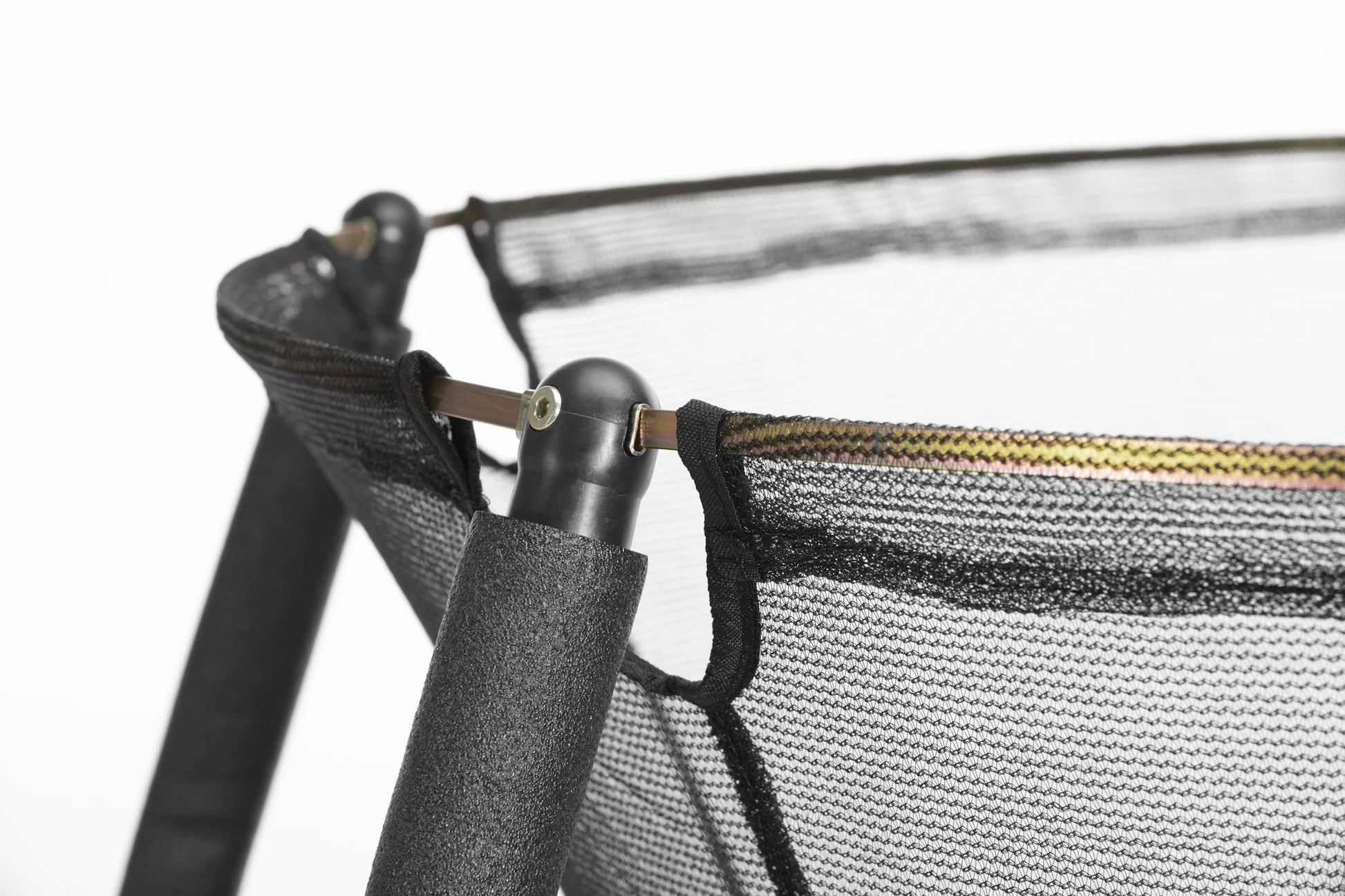 Salta Trampolin über der Erde – rund – Ø 153 cm – max. 50 kg, 30 Federn – ab 5 Jahren – Stahl, schwarz – CE, TÜV