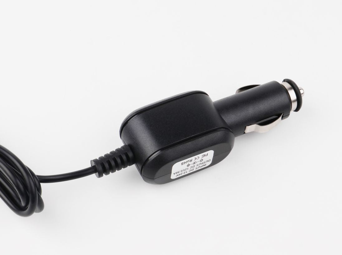 CoreParts Autoadapter für Surface Auto-Ladegerät 30 W – Spezieller Dünner Stecker – für Surface Pro 4 – Schwarz