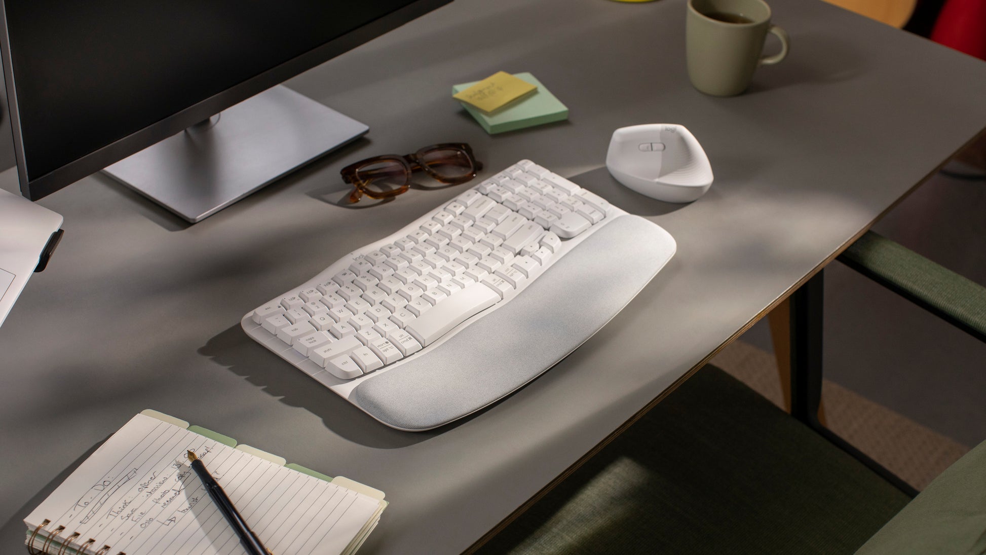 Logitech Wave Keys – Ergonomische Tastatur – Membran, Bluetooth & 2,4 GHz (Logi Bolt) – QWERTY (IT) – Weiss