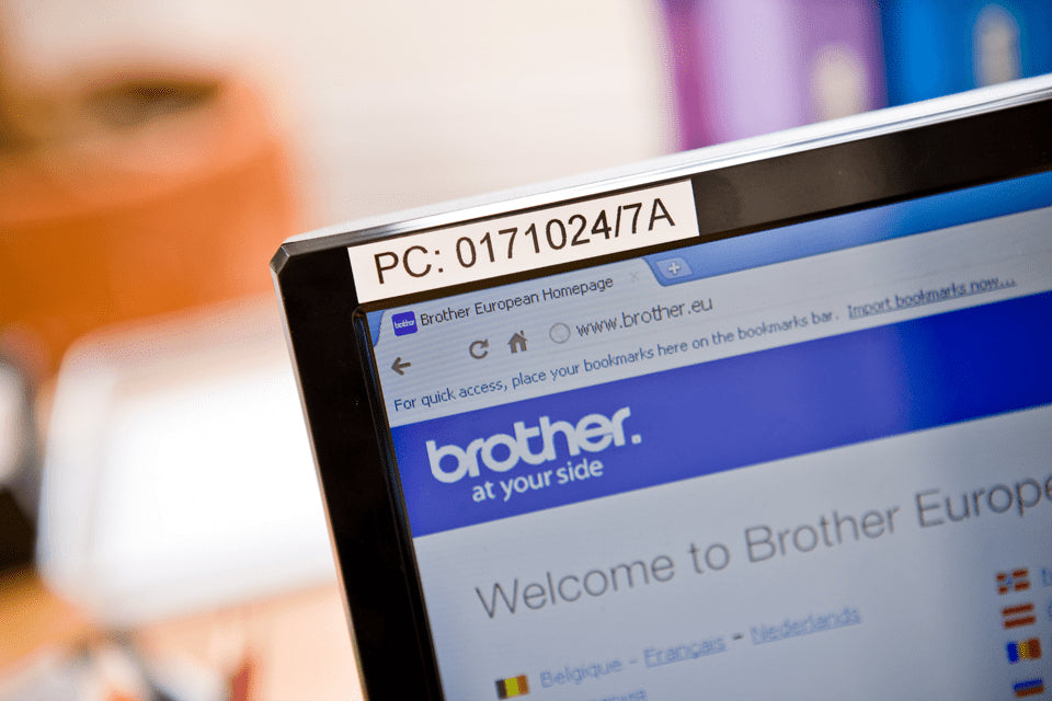 Brother Schriftband – 12 mm × 4 m, weiss, schwarz, TZe – für Brother P-touch – TZE-231S