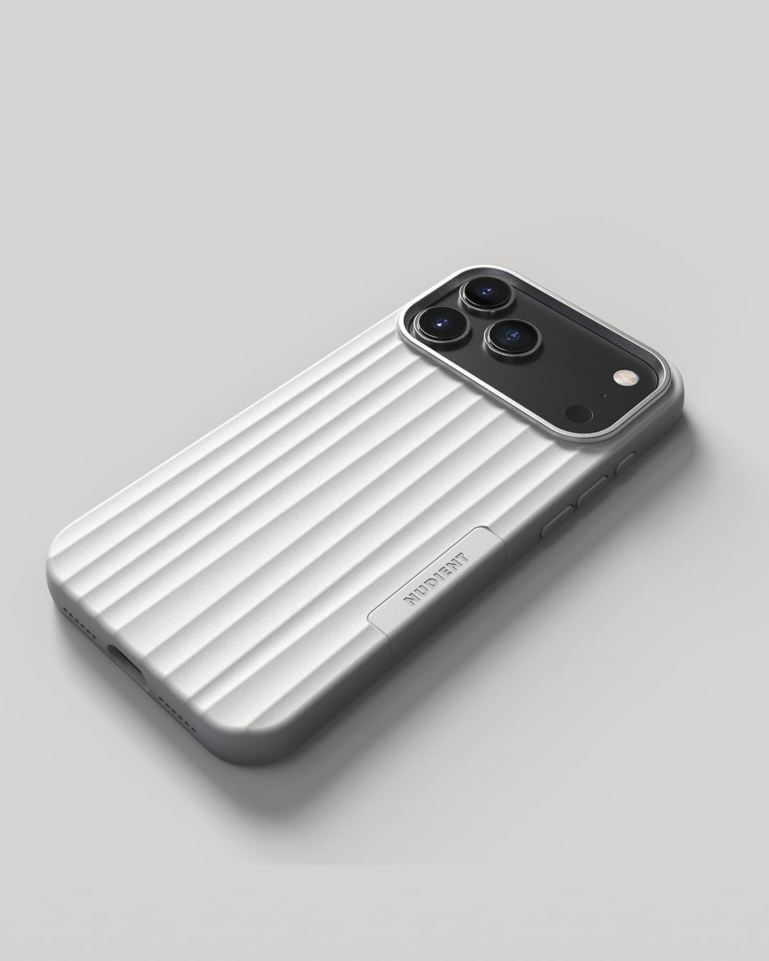 Nudient – Backcover Bold – für Apple iPhone 17 Pro Max – weiss – MagSafe-kompatibel