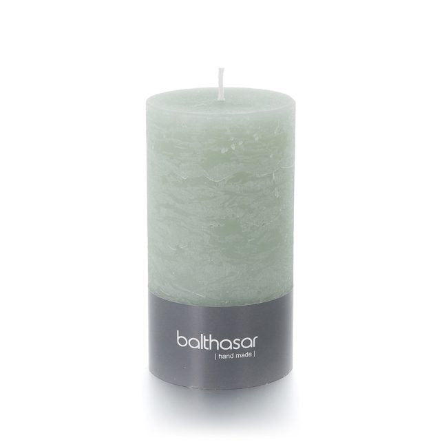 Balthasar Zylinderkerze – Ø 7 × 13 cm – 60 h – Paraffin, Hellgrün