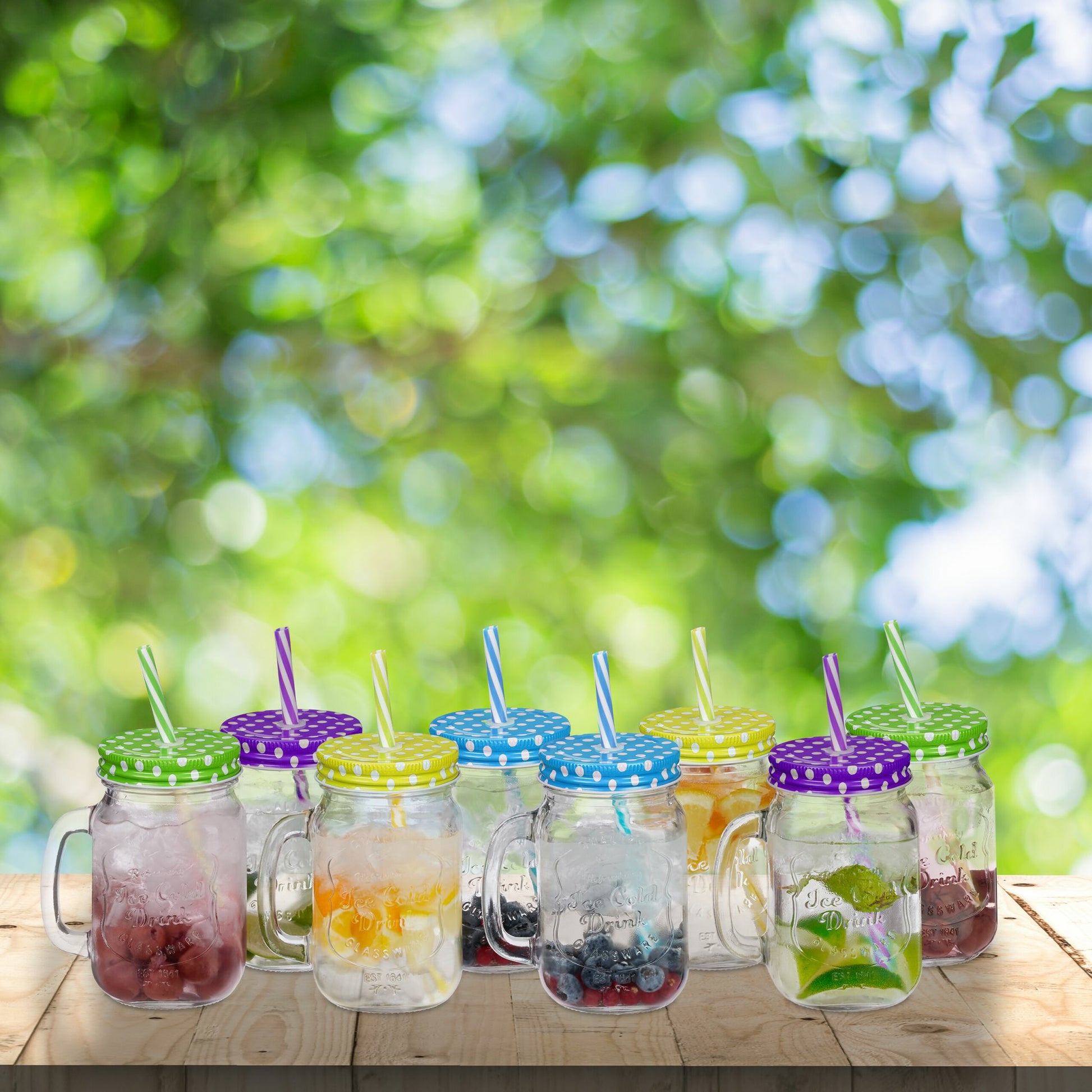 Relaxdays Trinkbecher – 4er Set, 500 ml, Glas, Mehrfarbig, mit Deckel, spülmaschinenfest