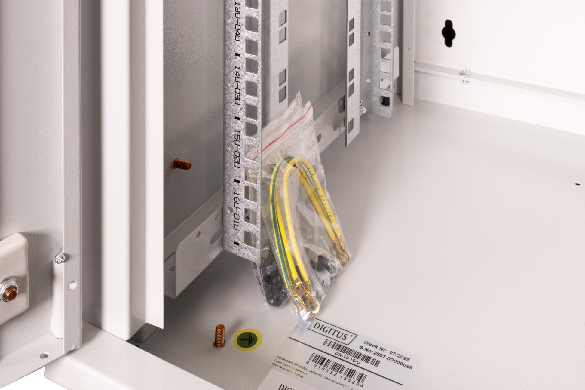 Digitus Unique – 19" Wandverteiler 16U, IP20, abschliessbar, 600 × 450 × 780 mm, lichtgrau