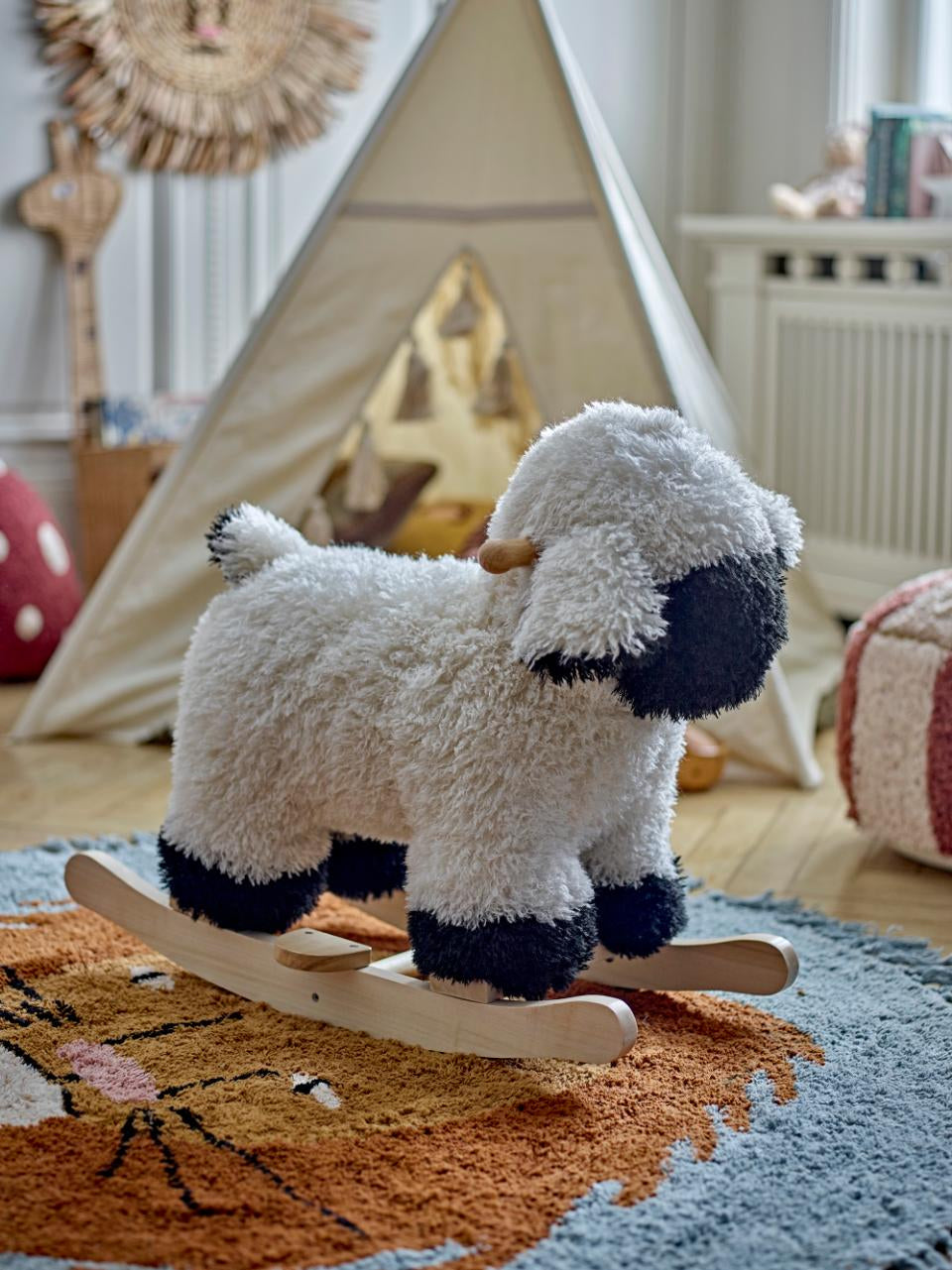 Bloomingville Schaukelschaf Dolly – 65 × 53 × 34 cm, Weiss, Polyester