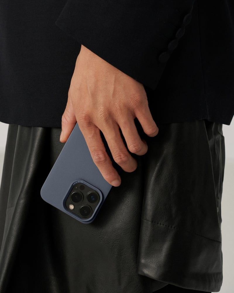 NUDIENT Thin Case – Backcover – für Apple iPhone 15 Pro, MagSafe, Recycling-Kunststoff, Midwinter Blue