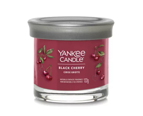 Yankee Candle Black Cherry – Duftkerze, Small Jar, 30 h