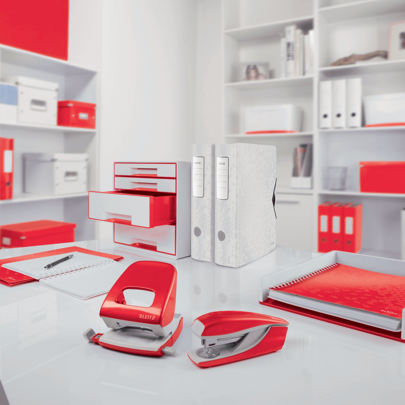 Leitz Klemmhefter, für A4, 75 Blatt – Rot