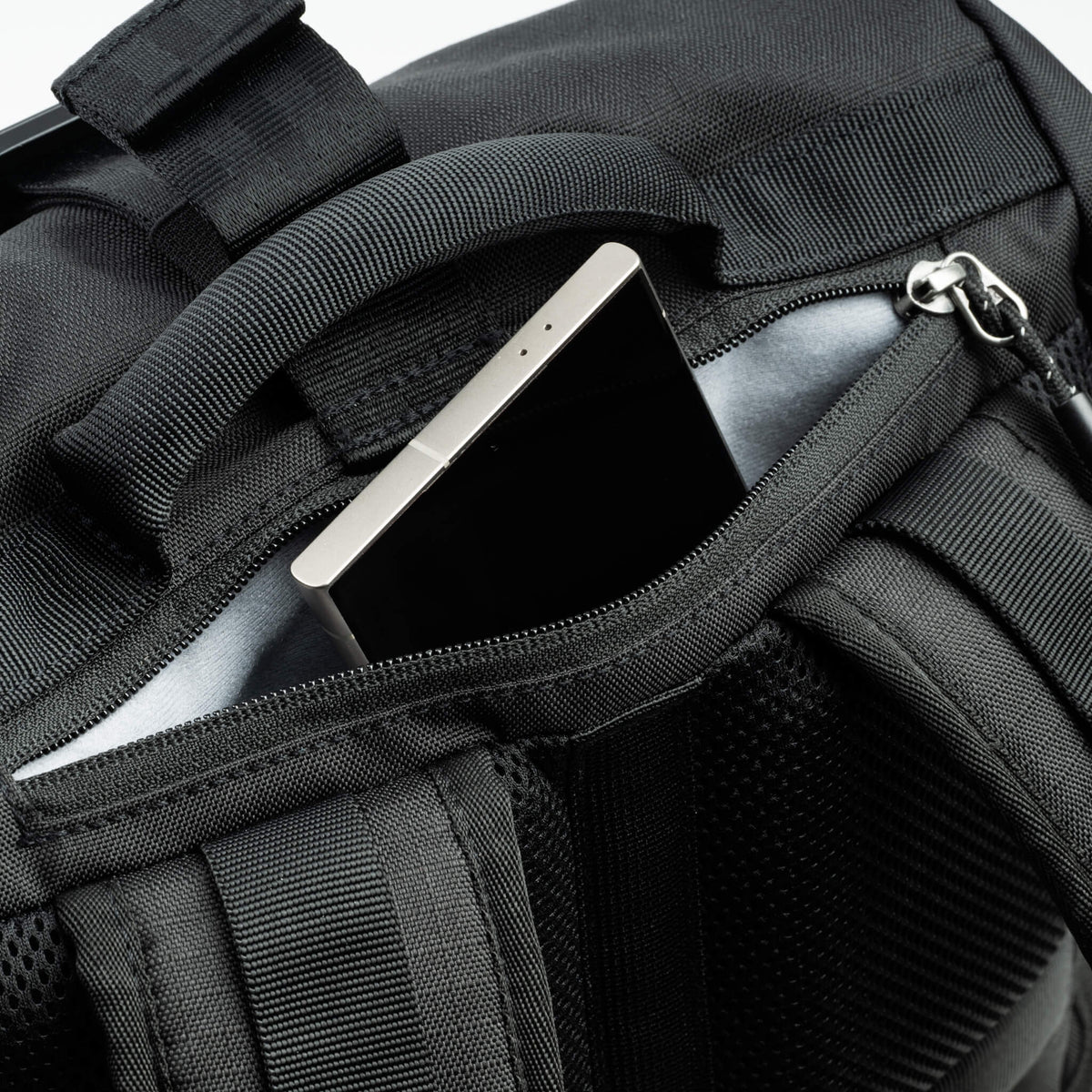Think Tank FocusPoint Kamerarucksack – 31 l, Nylon/Polyester – für Notebooks bis 40,6 cm (16") – Schwarz