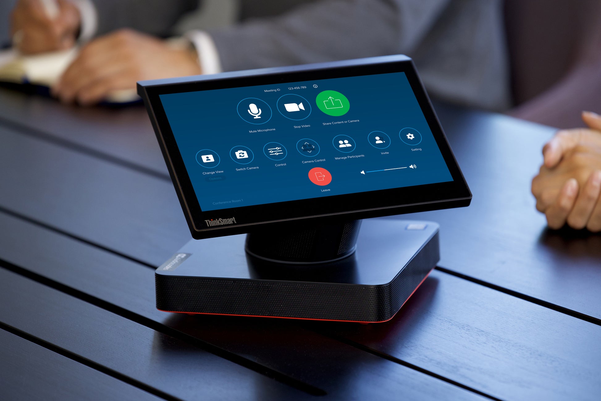 AudioCodes RXV100-B20 – Full HD Videokonferenzsystem, für 12 Personen, 10× Digitalzoom, mit Touch-Controller