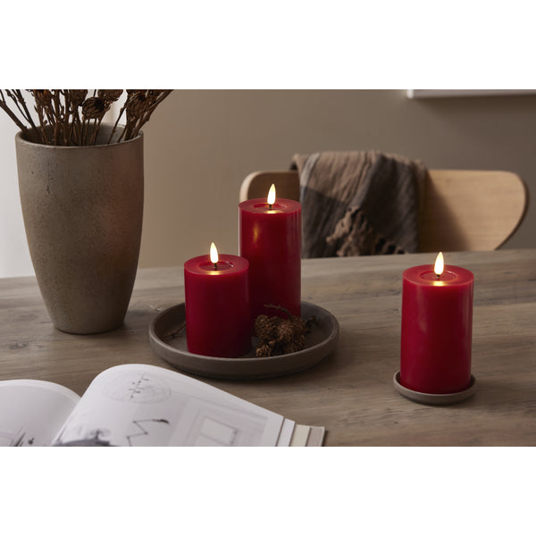 Star Trading LED-Säulenkerze Flow – Ø 7,5 × 12,5 cm, warmweiss, rot, Timer, batteriebetrieben
