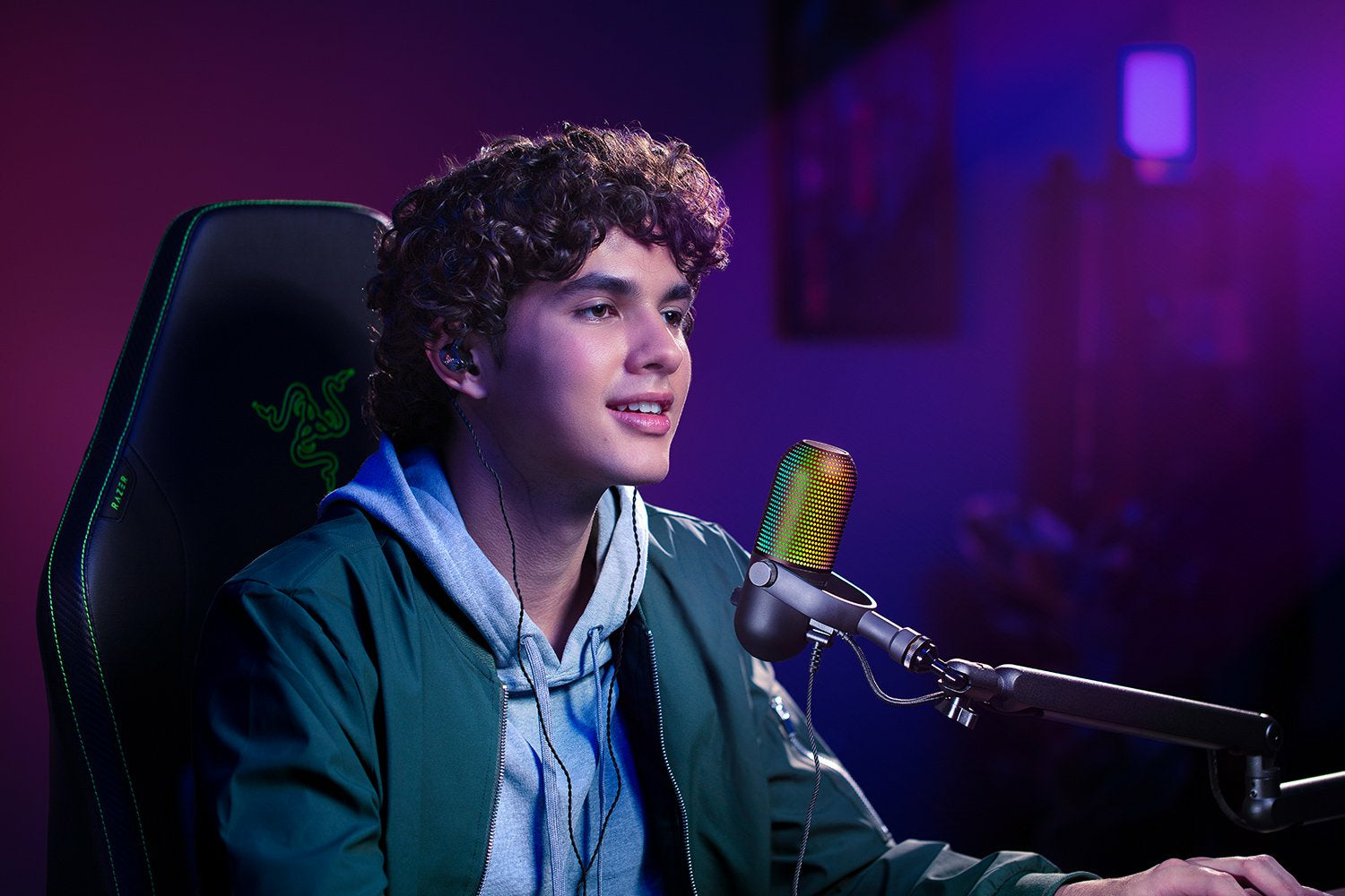 Razer Seiren V3 Chroma Tischmikrofon – USB-C, Kabelgebunden, Superniere, 24 Bit/96 kHz, Schwarz
