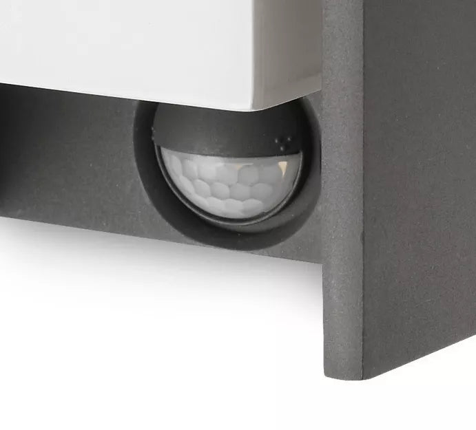 Philips by Signify Philips Aussenwandleuchte – 600 lm, 42 W, IP44, Netzbetrieb, mit Bewegungsmelder, Anthrazit, Aluminium