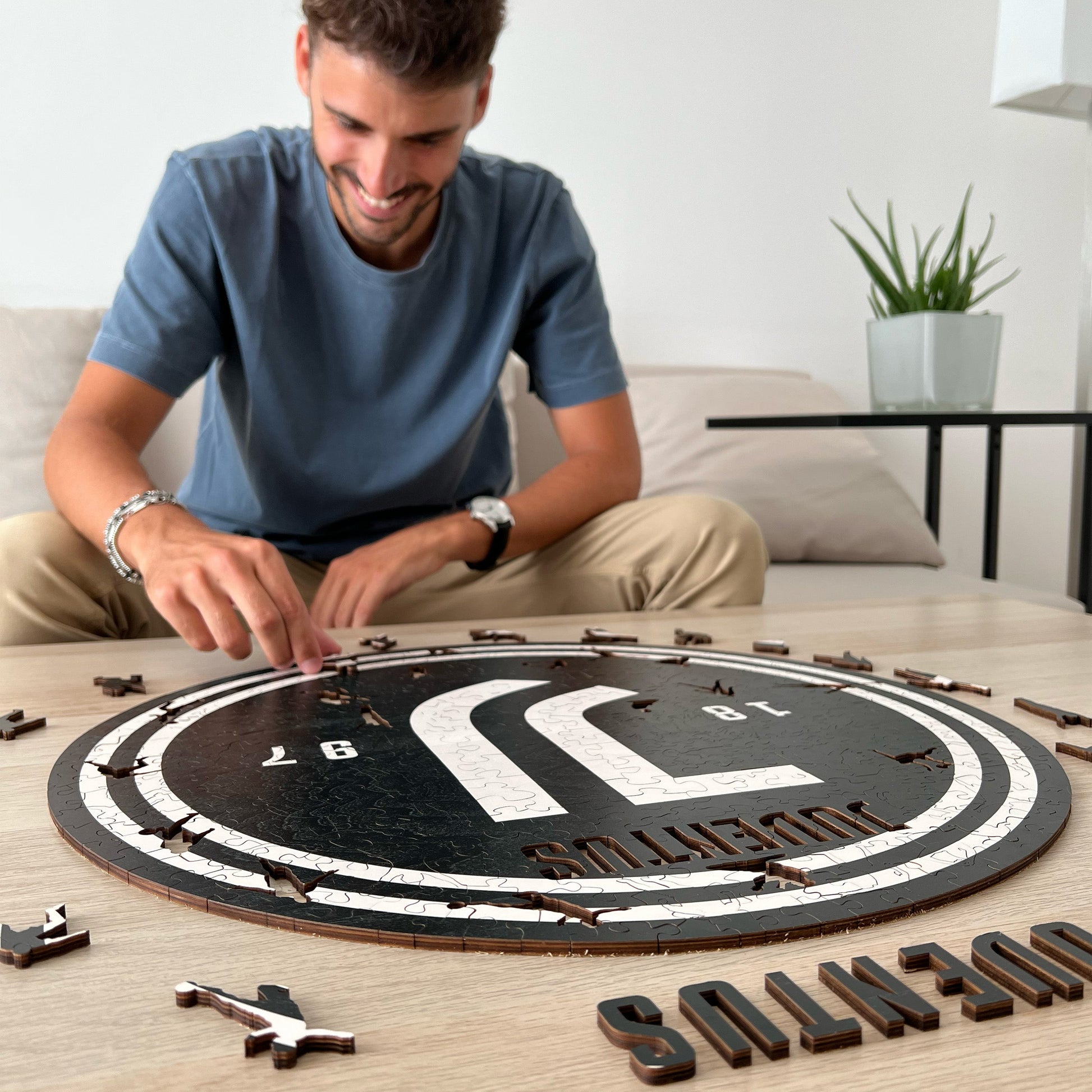 Iconic Puzzles Juventus FC Logo – Holz-Puzzle, ab 10 Jahren