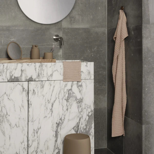 Blomus Zahnbürstenhalter Sono – Keramik, 8,6×8,6×10,7 cm, Beige