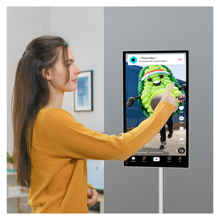LC-Power LC-M32S4K – Monitor, 31,5" 4K UHD (3840 × 2160), VA, Touch, 60 Hz, 350 cd/m², Webcam, USB-C, Silber