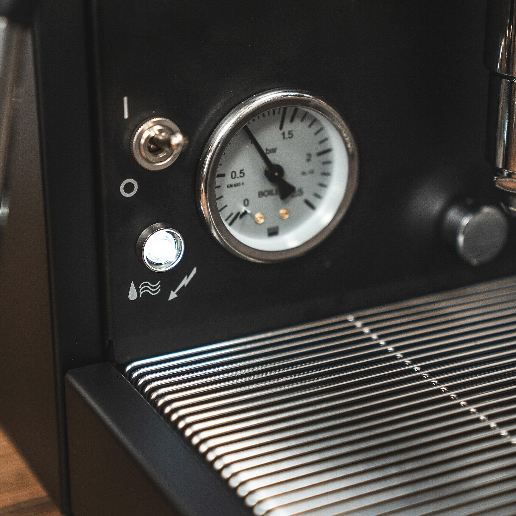 La Pavoni LPSCVB01EU Espressomaschine (Siebträger) – 9 bar, 2,9 l, Milchaufschäumer, Schwarz