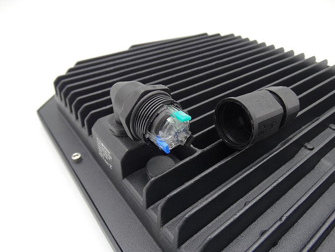 NORDRIDE Aussenwandleuchte Flat – 21×15 cm, 3'450 lm, 30 W – Kaltweiss, 5000 K – IP65 – Netzbetrieb – Schwarz