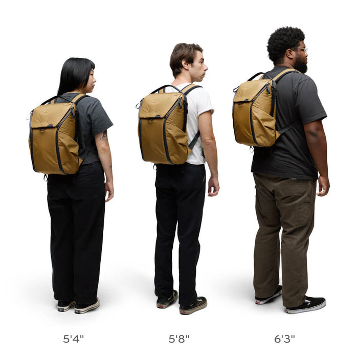 Peak Design City-Rucksack Everyday Backpack v2 – Nylon/Polyester – Coyote, 330 × 460 × 210 mm
