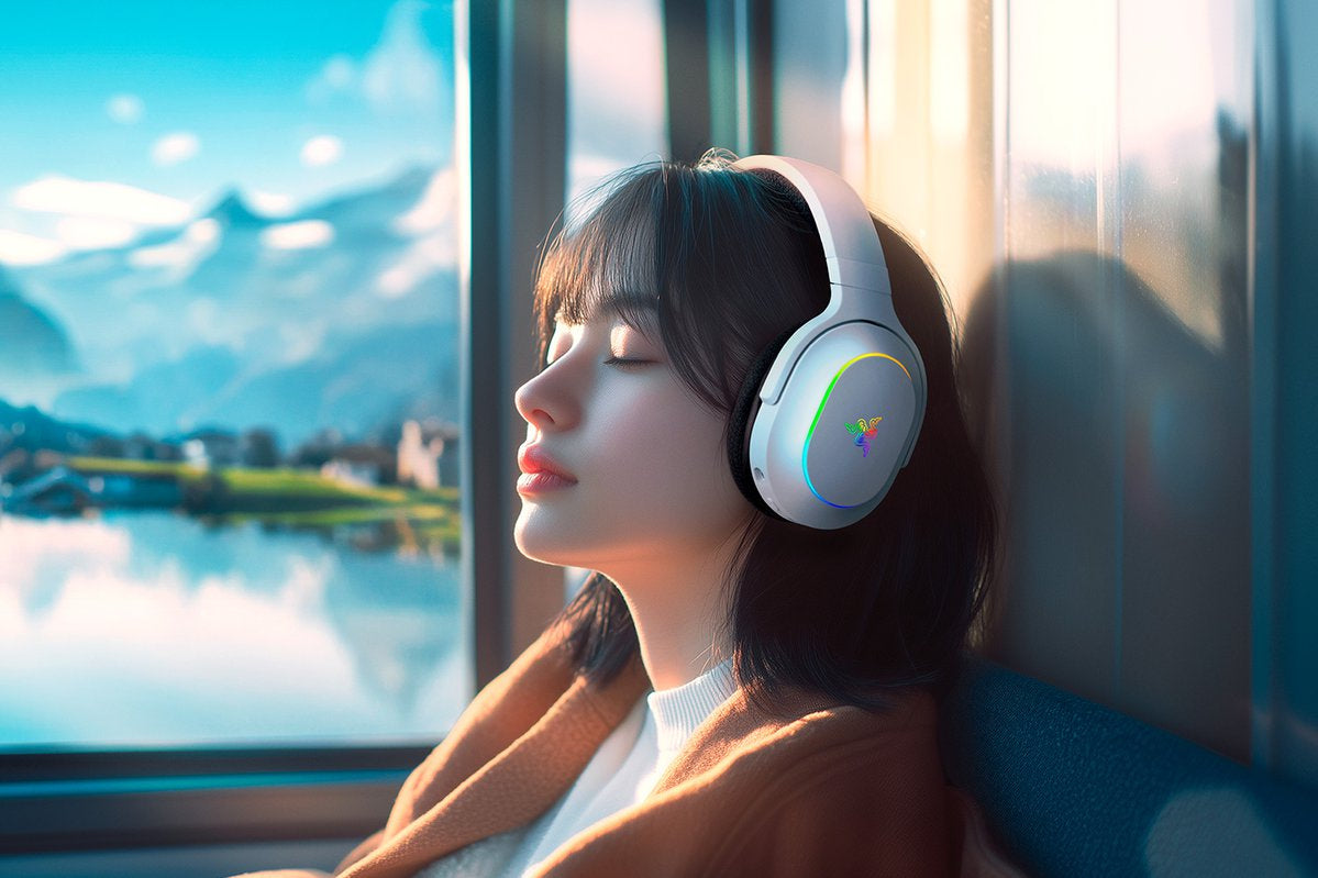 Razer Barracuda X Chroma Gaming-Headset – Over-Ear, Stereo, BT, mit USB-C-Dongle, Weiss
