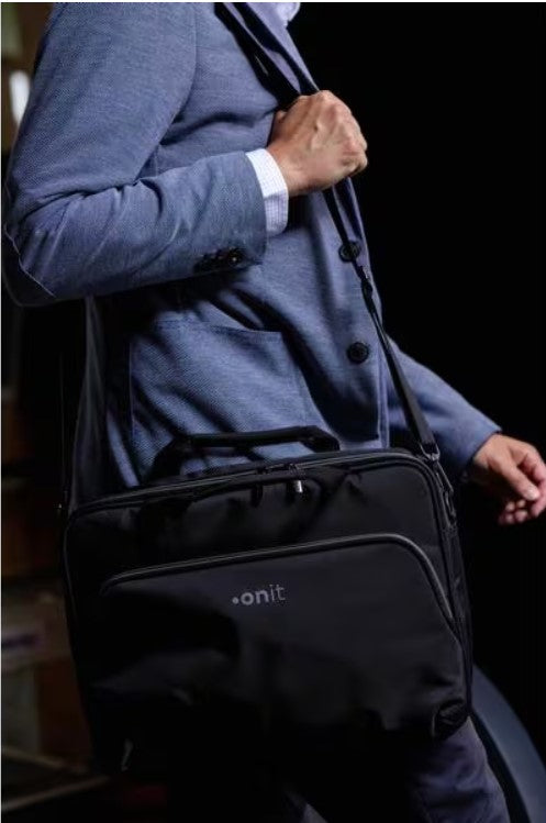 ONIT Notebook-Tasche für bis zu 14,1" – Trolley-Band, 600D rPET – Schwarz