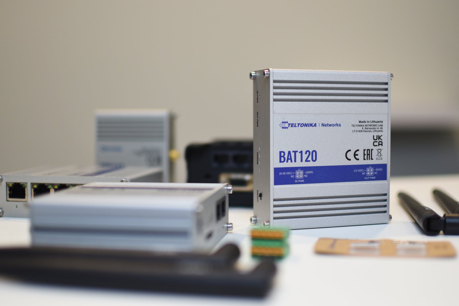 Teltonika BAT120 USV 22 W Line-Interaktiv – Kompakt – für RUT2xx, RUT95x und andere