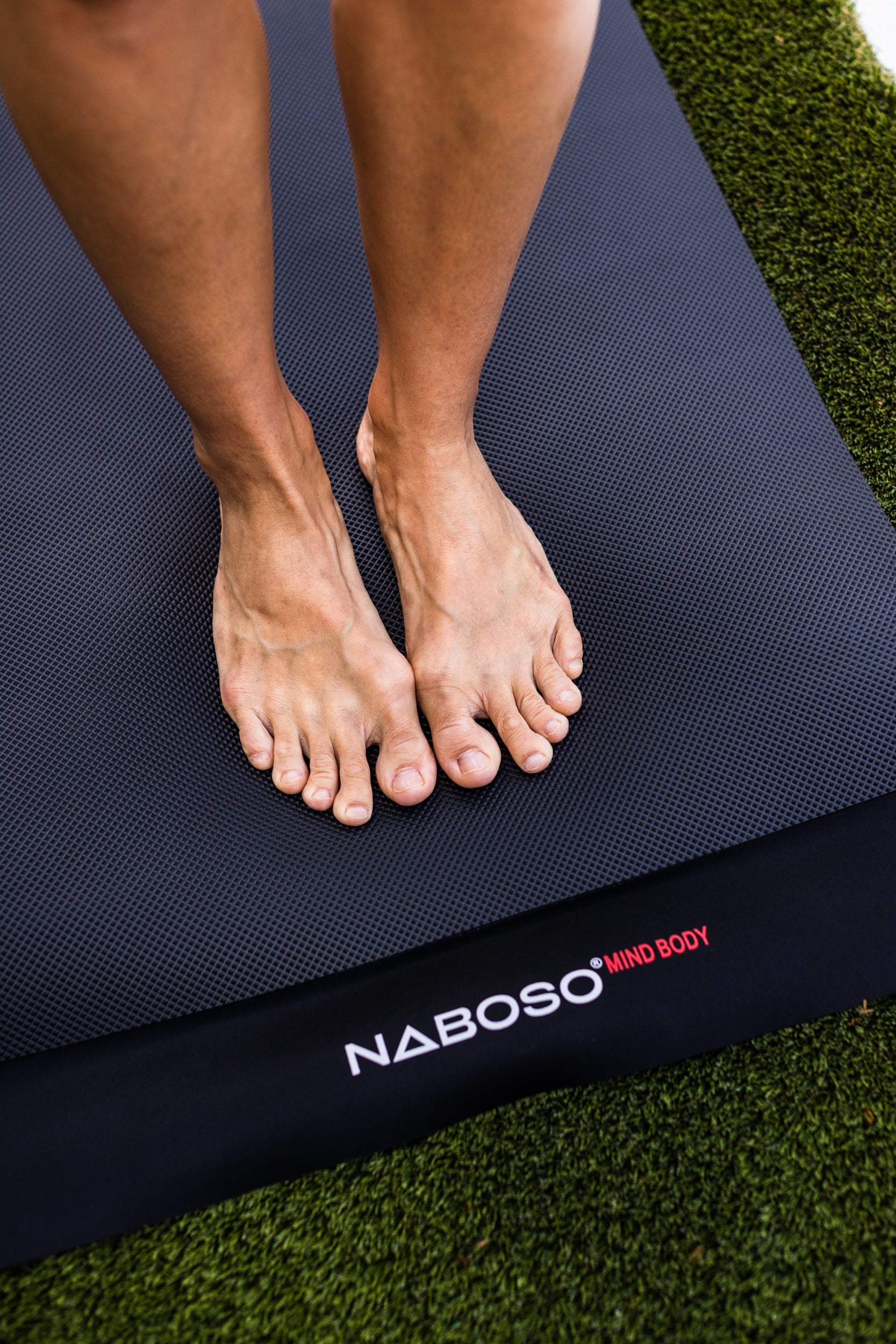 NABOSO Universal-Trainingsmatte – faltbar – 61 × 183 × 0,5 cm – anthrazit – Silikon