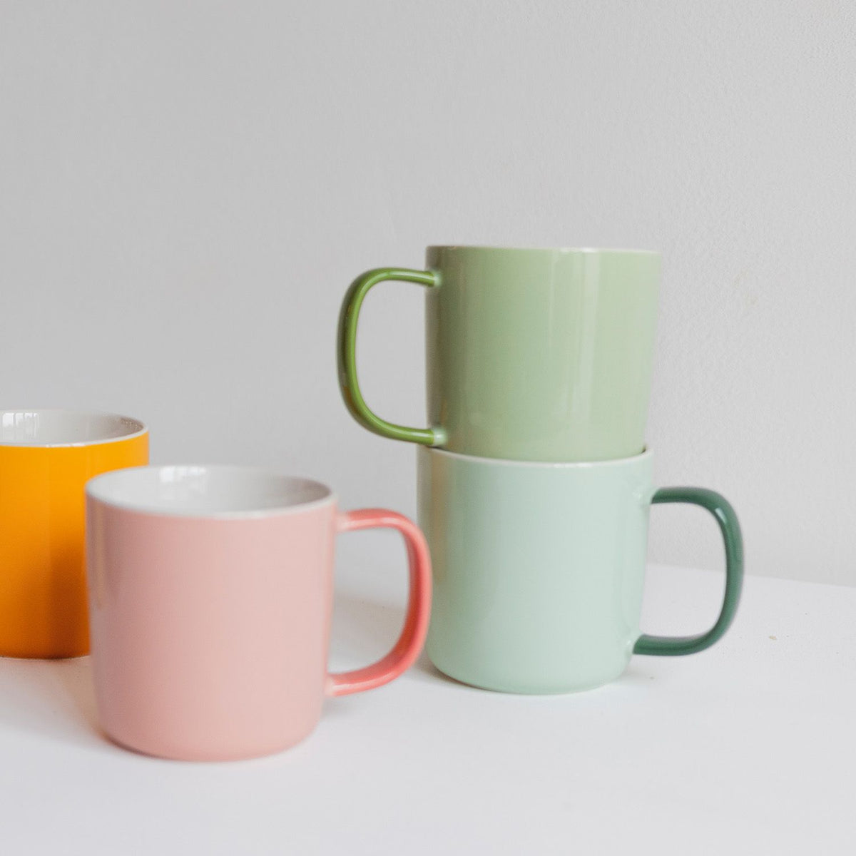 ONA Kaffeebecher Mae – 370 ml, Ø 9 cm, H 9 cm, Porzellan, Hellgrün, spülmaschinenfest, mikrowellengeeignet