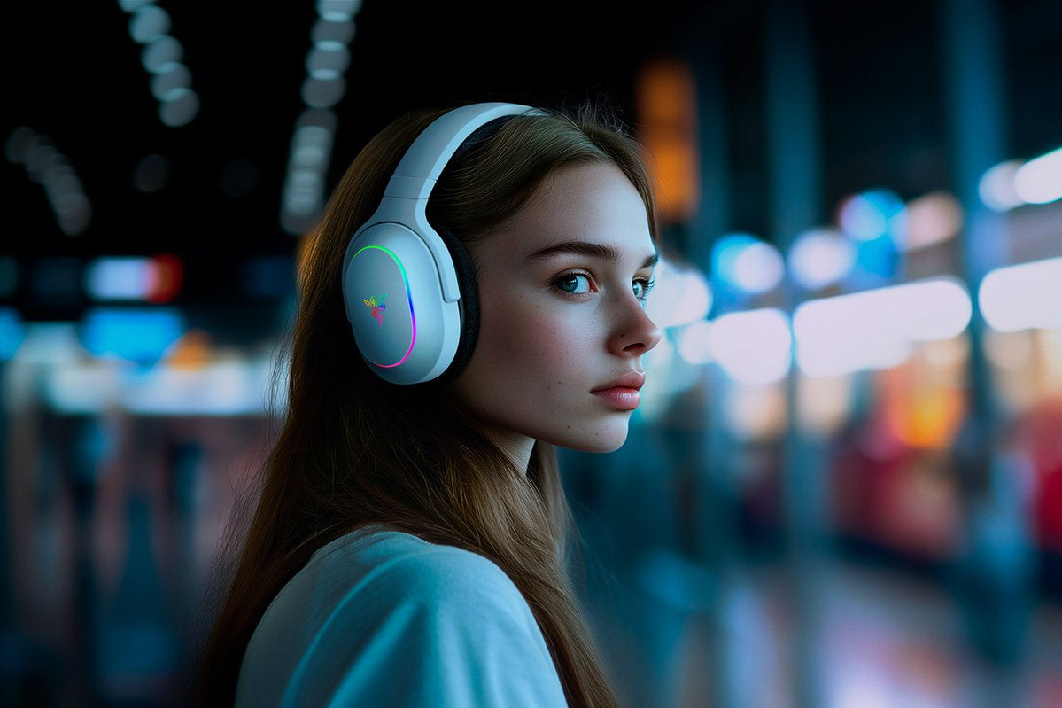 Razer Barracuda X Chroma Gaming-Headset – Over-Ear, Stereo, BT, mit USB-C-Dongle, Weiss