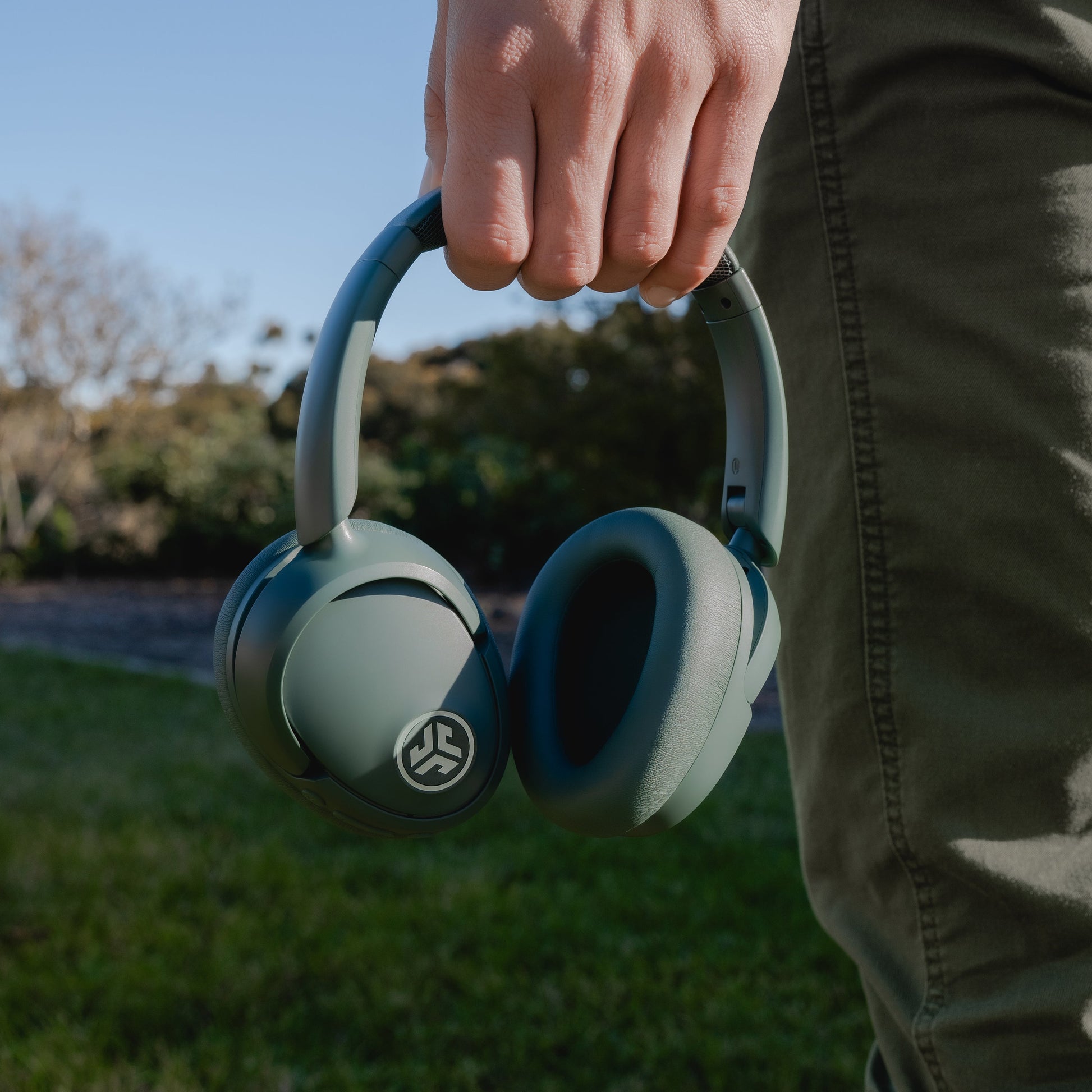 JLab JBuds Lux Over-Ear Kopfhörer – BT 5.3, ANC, Grün