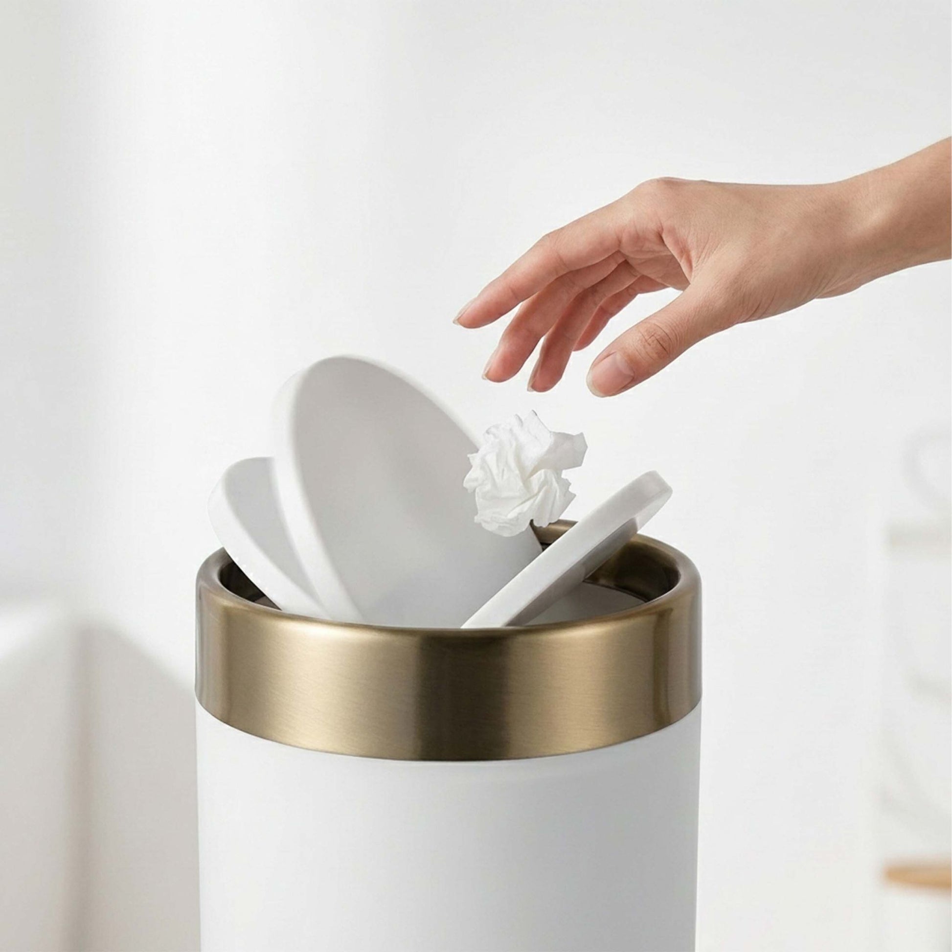 Relaxdays Tischabfalleimer Mini – 1,5 l – Edelstahl, rund – Weiss/Gold – Anti-Fingerprint