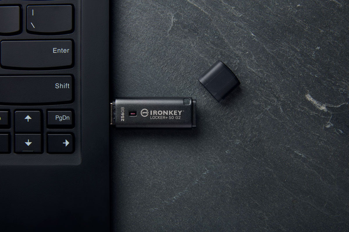 Kingston Technology Kingston IronKey Locker Plus 50 G2 USB-Stick 256 GB – USB-A 3.2 Gen 1, 145/115 MB/s, FIPS 197, AES-256