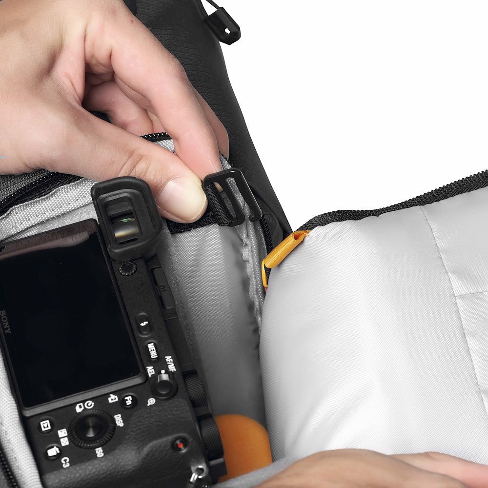 Lowepro Slingshot SL 250 AW III Monosling-Rucksack – 10 l, 3 Objektive, Regenschutz – für Tablet bis 11" – Grau