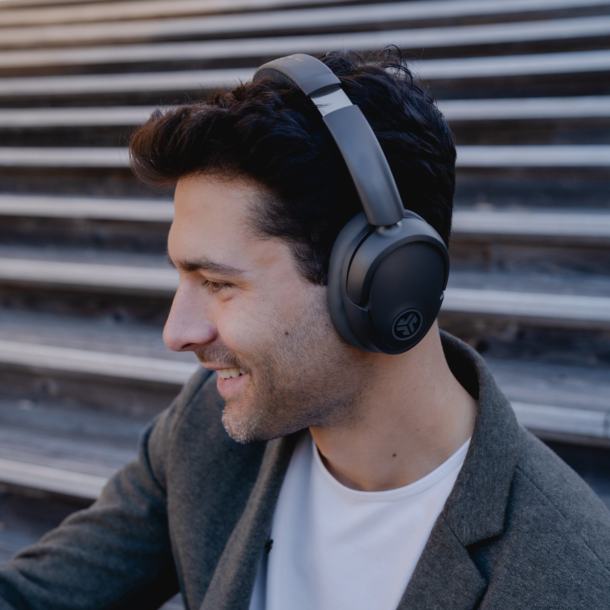 JLab JBuds LUX Over-Ear Kopfhörer – Stereo, BT, ANC, Graphit, BT 5.3
