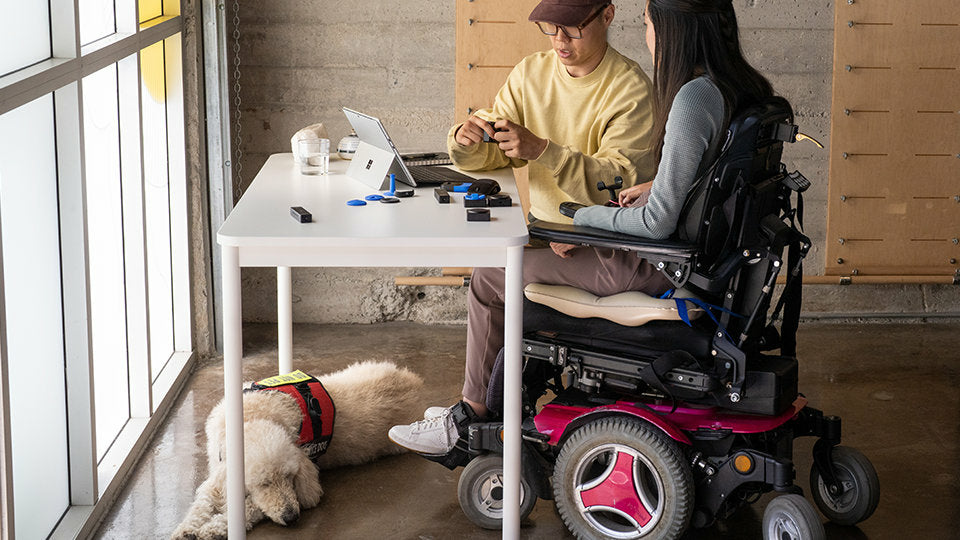 Microsoft Adaptive Tastatur – Bluetooth, USB, für Windows 10/Windows 11