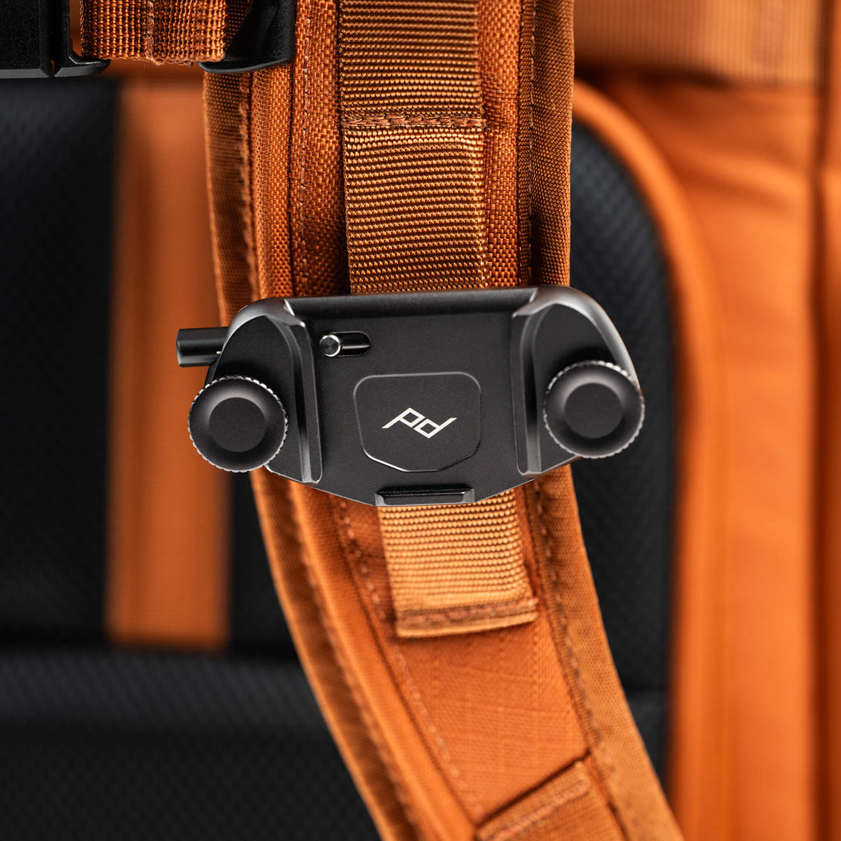 Think Tank FocusPoint Kamerarucksack – 31 l, Regenhülle – für DSLR-/Systemkameras – Terrakotta