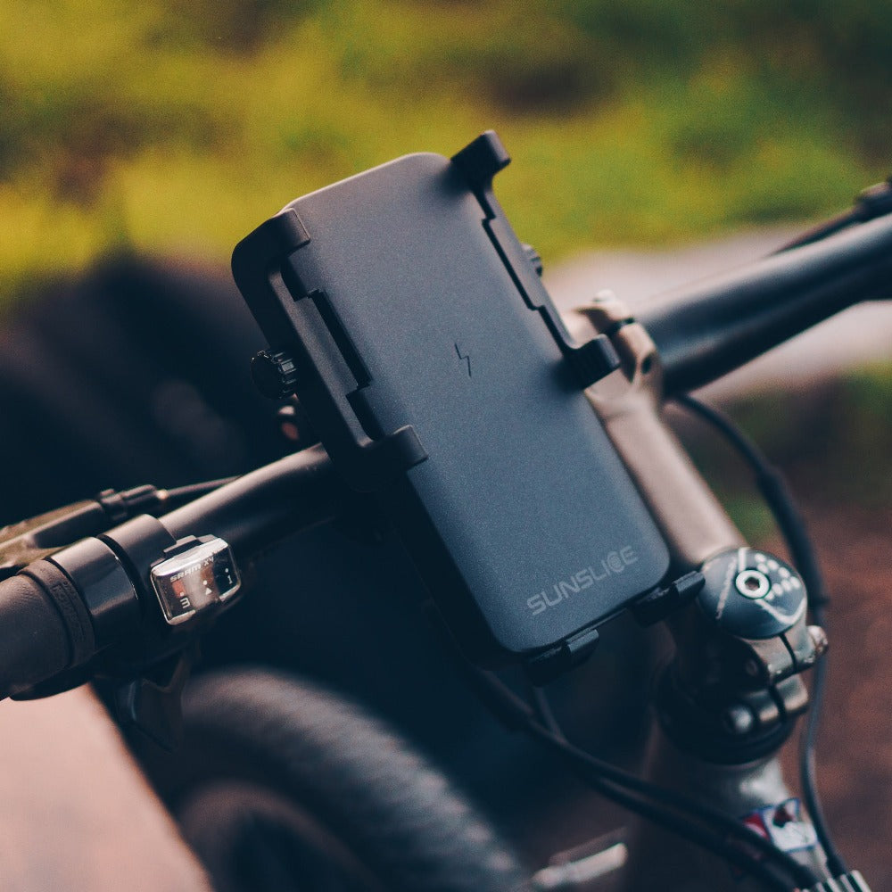 Sunslice Cyclotron – Fahrrad-/Motorrad-Halterung – Kabelloses Laden – Lenker-Klemmhalterung, für Smartphones