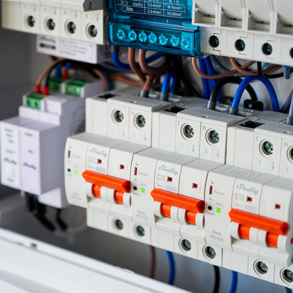 Shelly Leitungsschutzschalter – 10 A, C-Auslösecharakteristik, 160–230 V – für einphasige Stromkreise – Grau